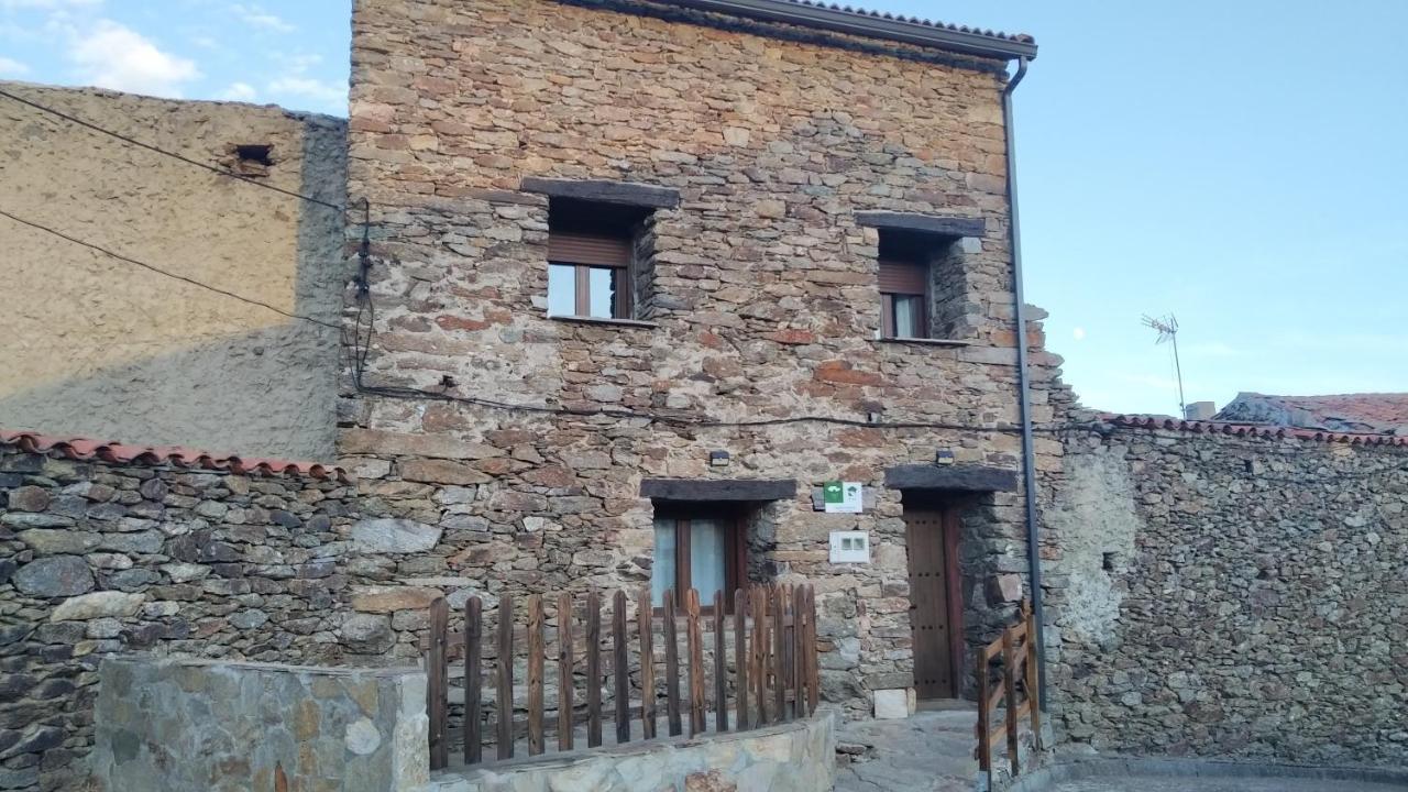 La Casa Rural De Alicia Bustares Екстериор снимка