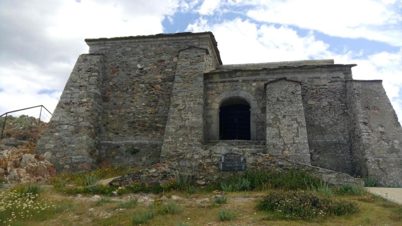La Casa Rural De Alicia Bustares Екстериор снимка